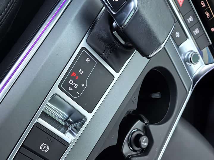 Фото 13 - Audi A7