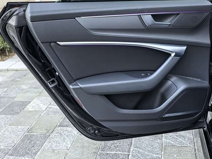 Фото 18 - Audi A7