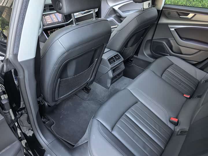 Фото 19 - Audi A7