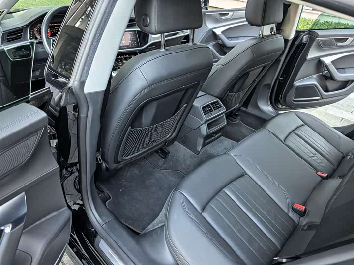 Фото 20 - Audi A7