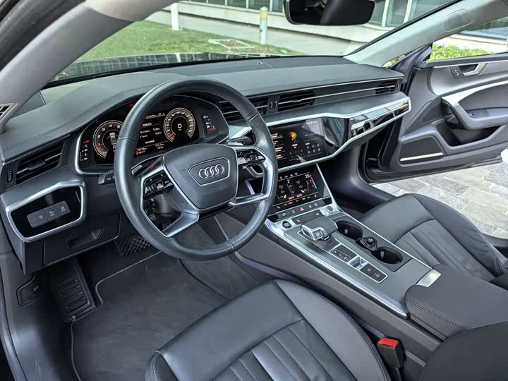 Фото 22 - Audi A7