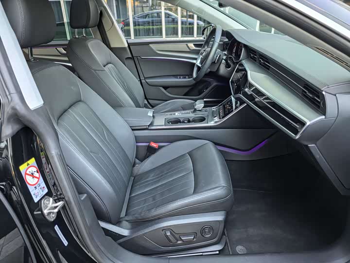 Фото 30 - Audi A7