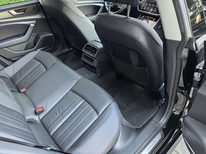 Фото 31 - Audi A7