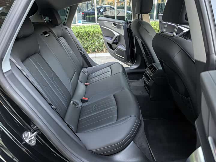 Фото 34 - Audi A7