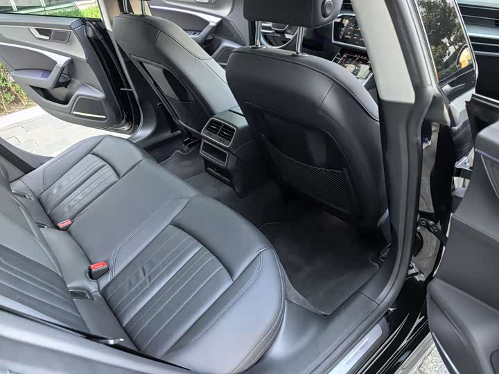 Фото 35 - Audi A7