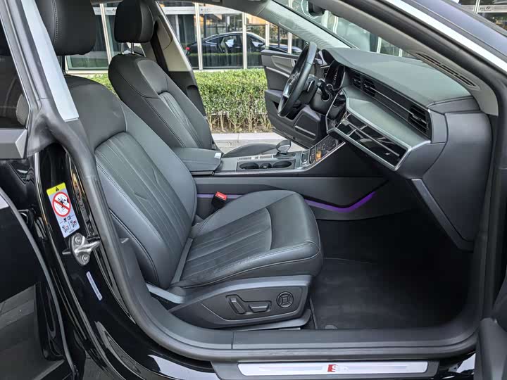 Фото 36 - Audi A7