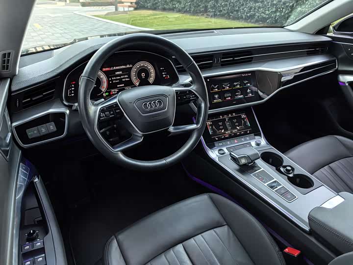 Фото 38 - Audi A7