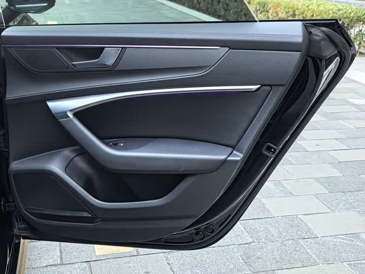 Фото 42 - Audi A7