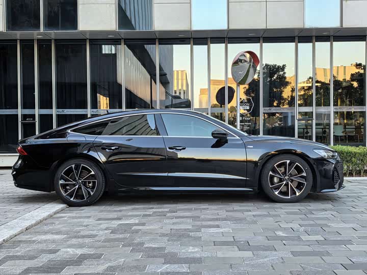Фото 5 - Audi A7