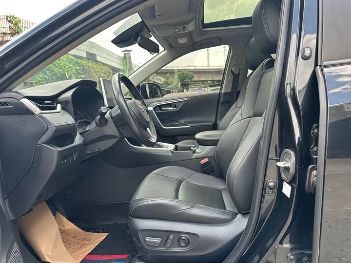 Фото 4 - Toyota Wildlander