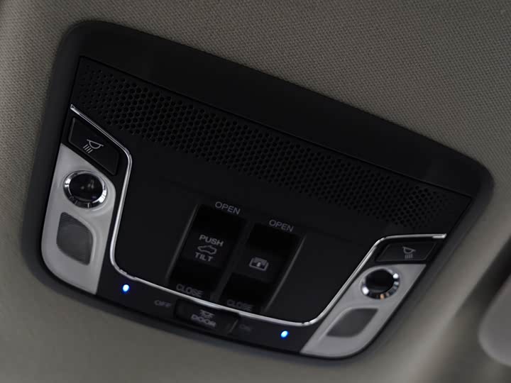 Фото 18 - Honda Vezel