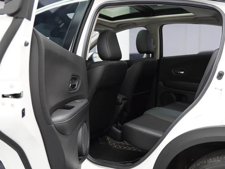 Фото 19 - Honda Vezel