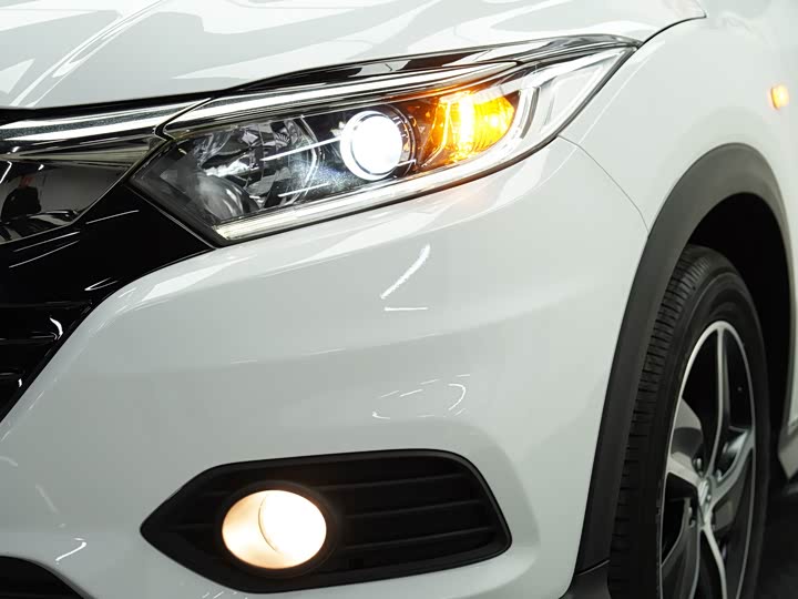 Фото 8 - Honda Vezel