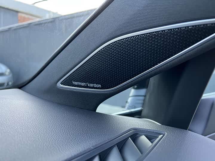 Фото 13 - Volkswagen Golf GTI