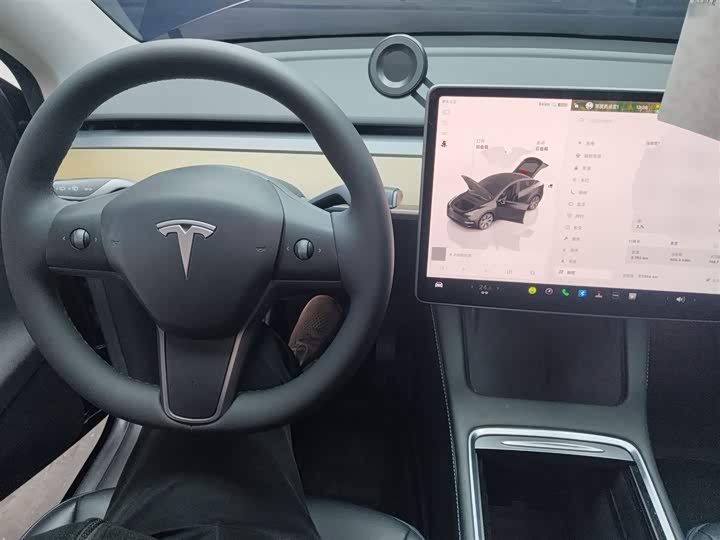 Фото 10 - Tesla Model Y