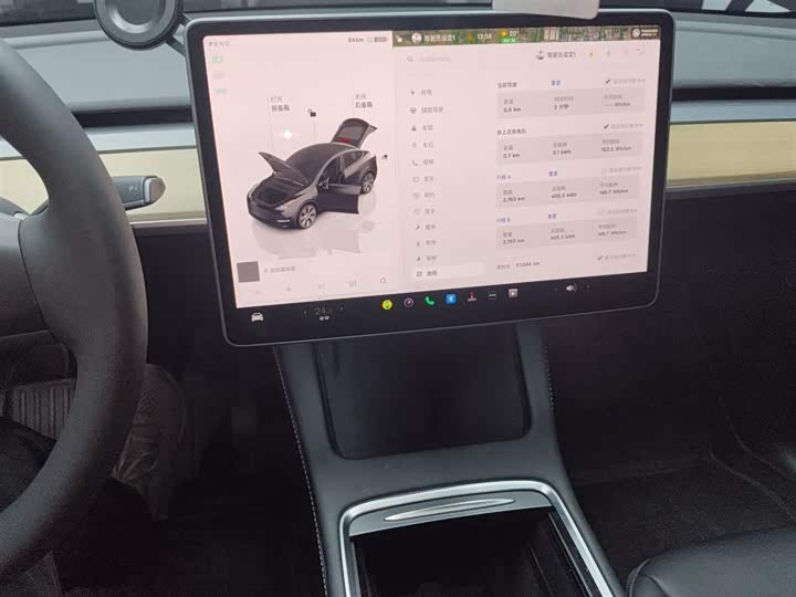 Фото 13 - Tesla Model Y