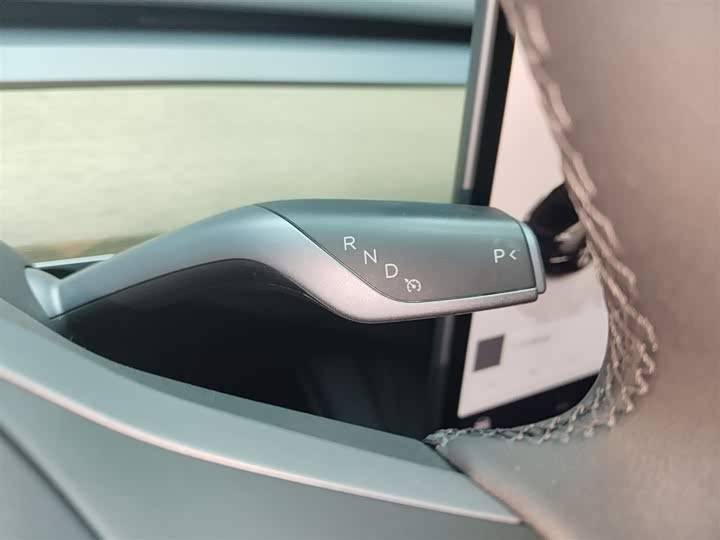 Фото 14 - Tesla Model Y