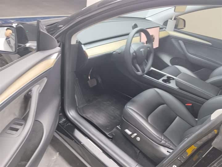 Фото 16 - Tesla Model Y