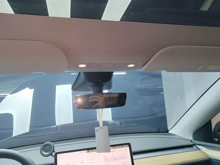 Фото 18 - Tesla Model Y