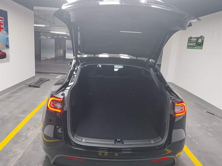 Фото 19 - Tesla Model Y