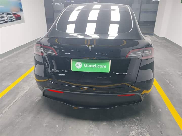 Фото 6 - Tesla Model Y