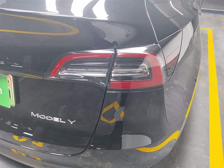 Фото 8 - Tesla Model Y