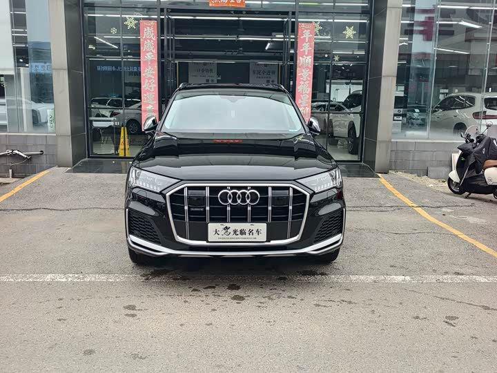 Фото 2 - Audi Q7