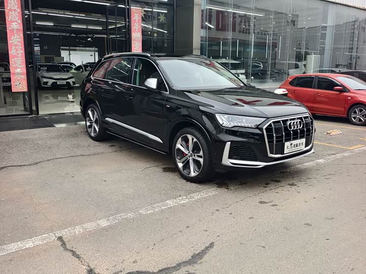Фото 3 - Audi Q7