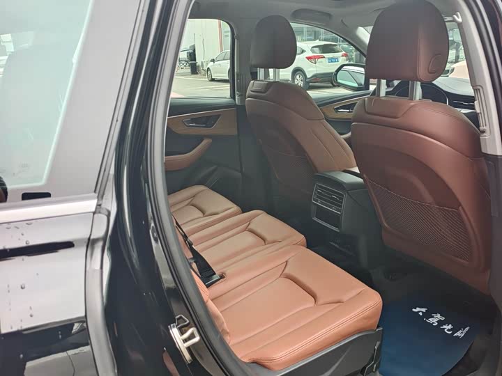 Фото 6 - Audi Q7