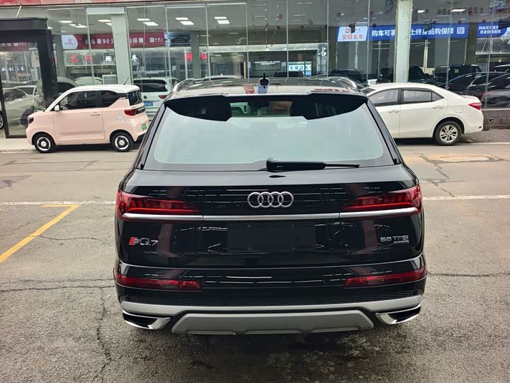 Фото 9 - Audi Q7
