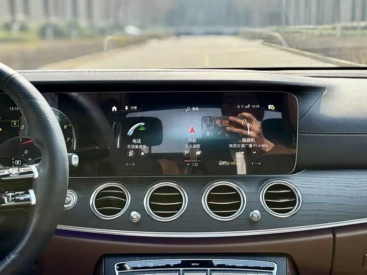 Фото 6 - Mercedes-Benz E-Class