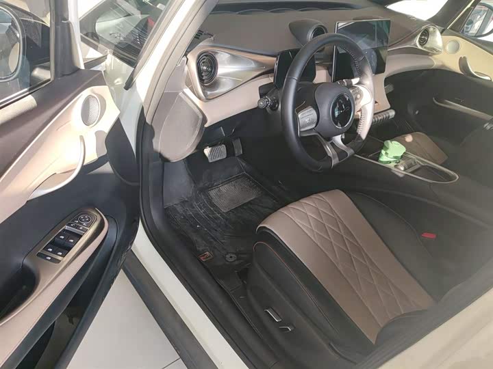 Фото 16 - BYD Dolphin