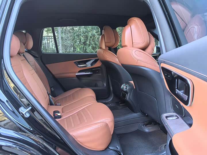 Фото 13 - Mercedes-Benz GLC-Class