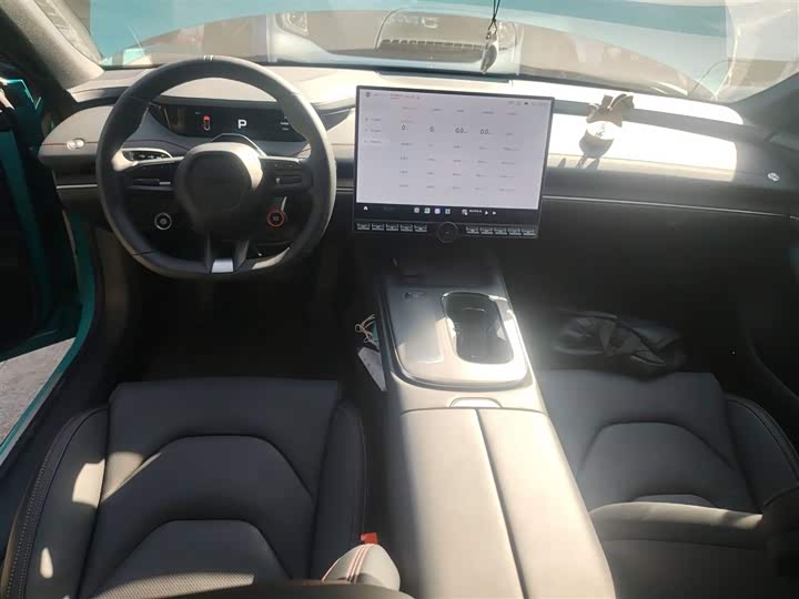 Фото 10 - Xiaomi SU7