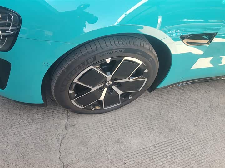 Фото 23 - Xiaomi SU7