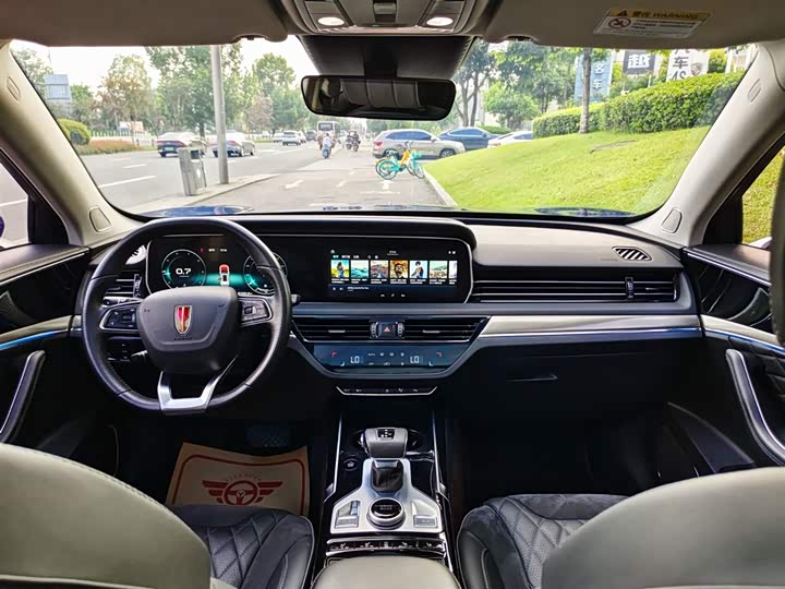 Фото 7 - Hongqi HS5