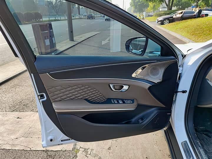 Фото 6 - BYD Han