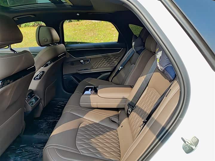 Фото 8 - BYD Han