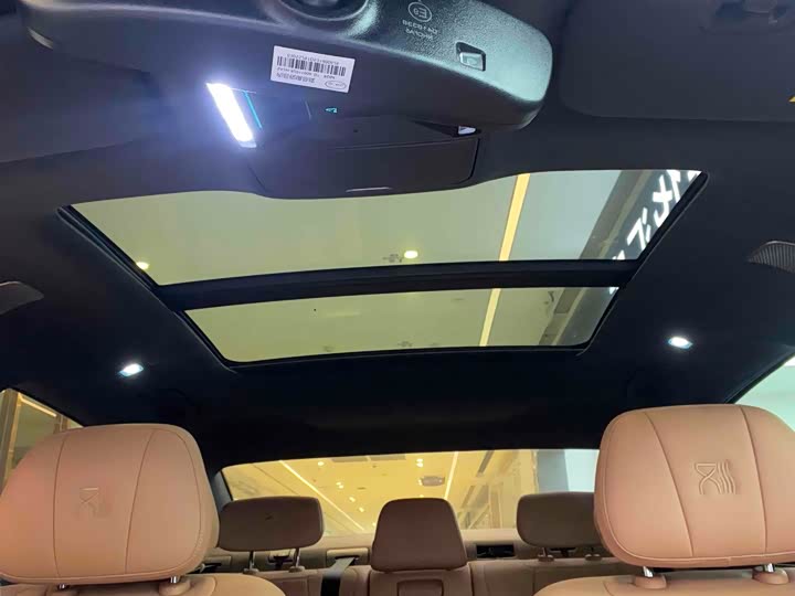 Фото 2 - BYD Han L