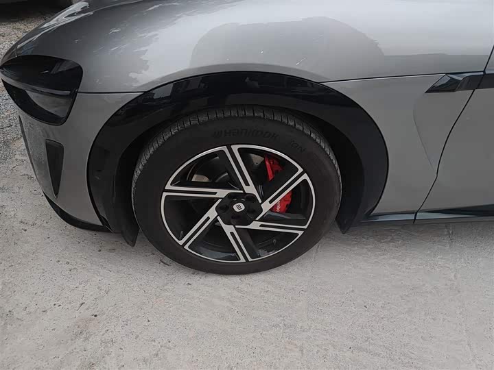 Фото 23 - Xiaomi YU7