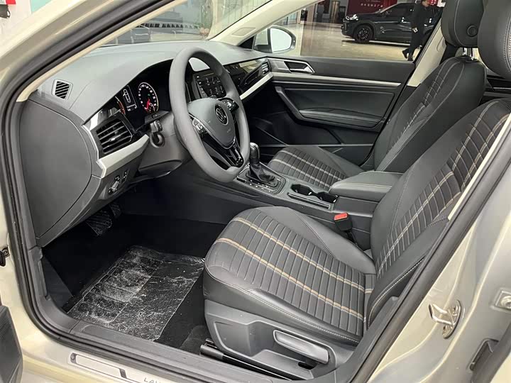 Фото 11 - Volkswagen Lavida