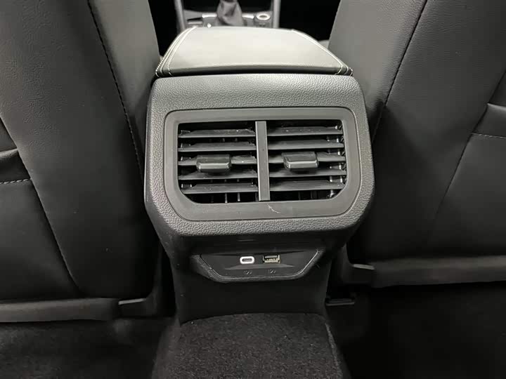 Фото 15 - Volkswagen Lavida