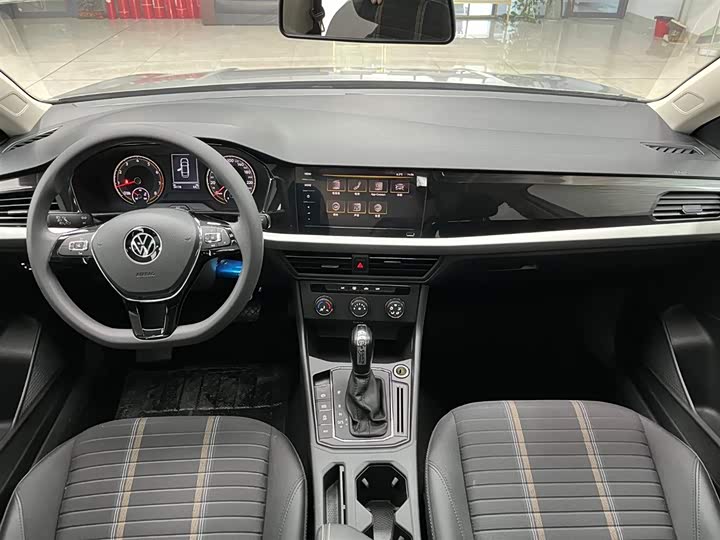 Фото 2 - Volkswagen Lavida