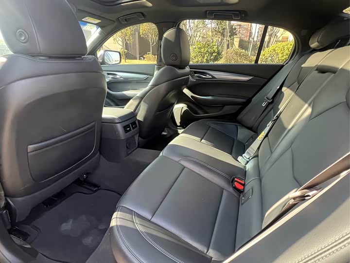 Фото 9 - Cadillac CT5