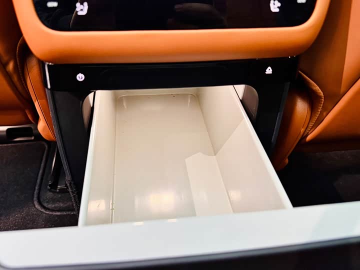 Фото 13 - LiXiang L6