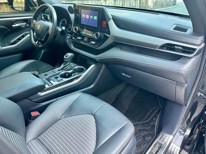 Фото 24 - Toyota Crown Kluger