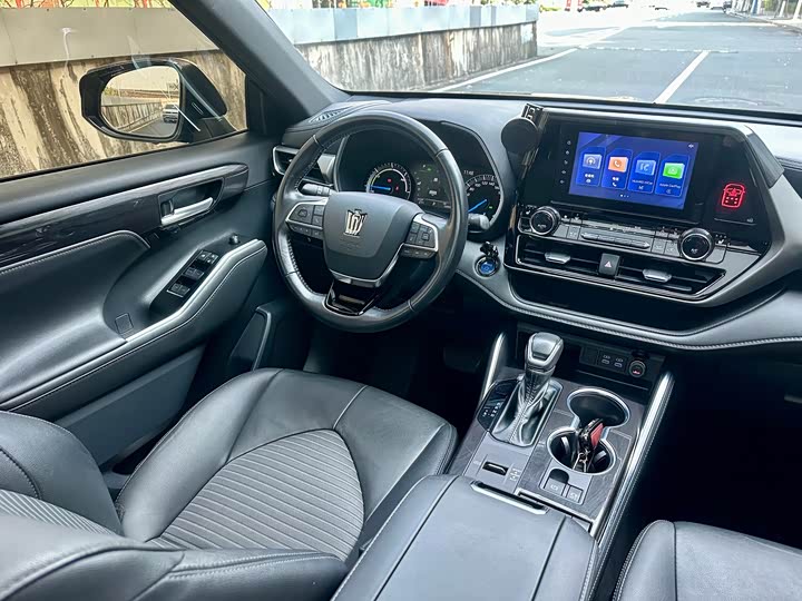 Фото 29 - Toyota Crown Kluger