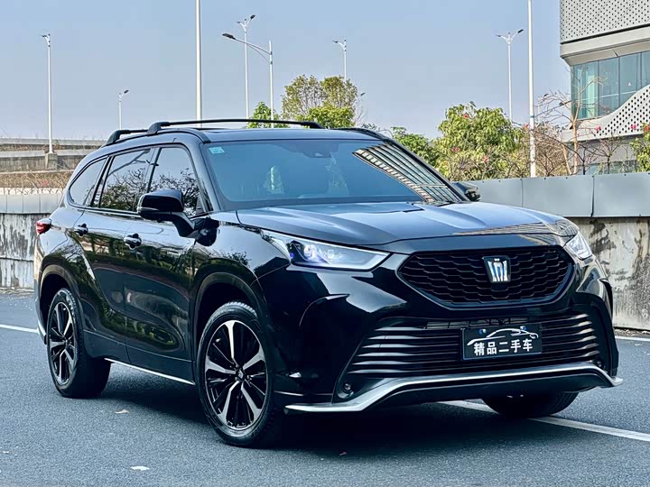 Фото 3 - Toyota Crown Kluger