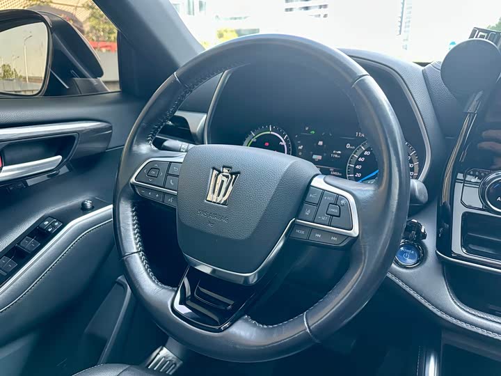 Фото 31 - Toyota Crown Kluger