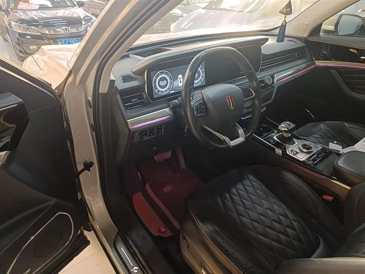 Фото 16 - Hongqi HS5